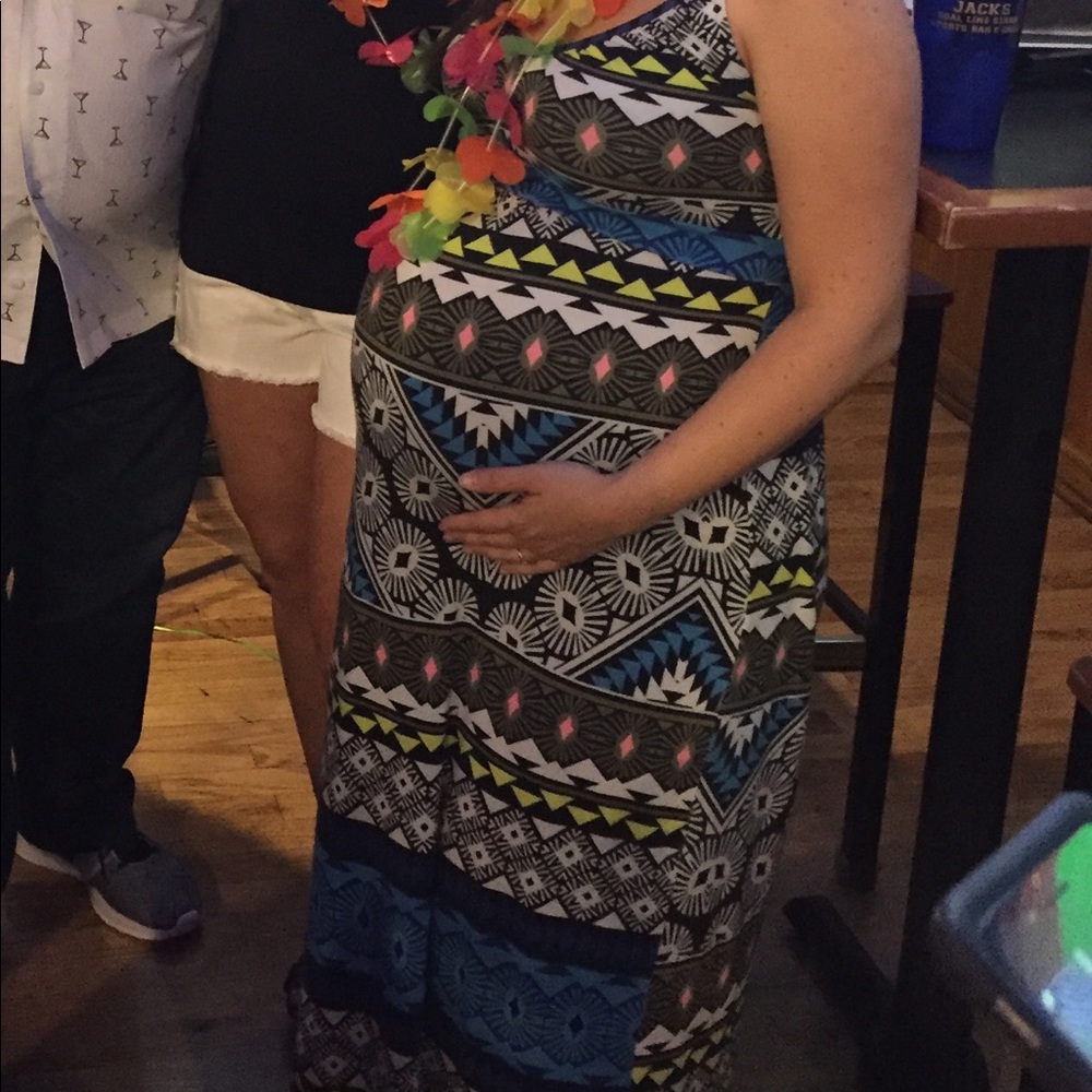 Maternity maxi dress old navy great print !!!